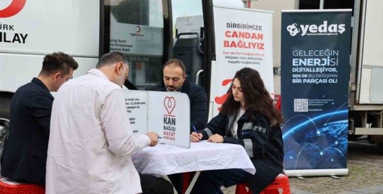 Elektrik dağıtım şirketi çalışanlarından Kızılay’a anlamlı destek
