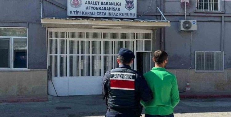 6 yıl 1 ay 6 gün hapis cezasıyla aranan şahsı jandarma yakaladı
