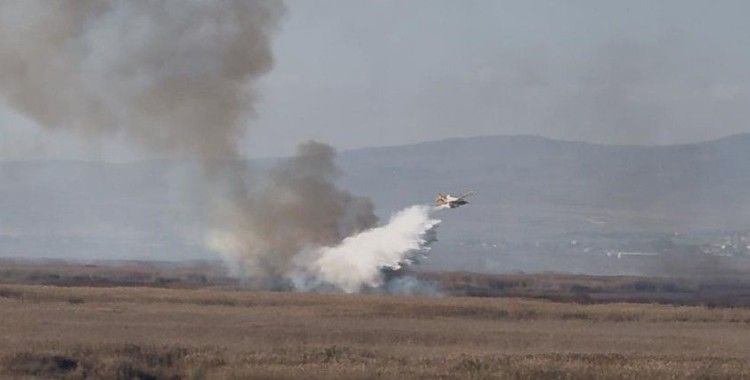 Eber Gölü’ndeki yangın havadan yapılan müdahaleyle söndürüldü
