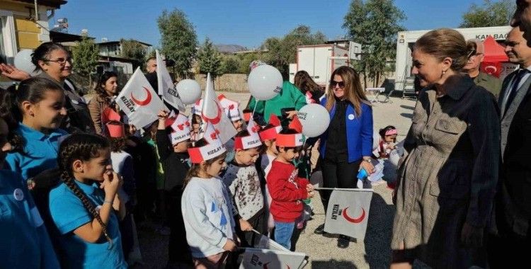 Kızılay’ın hediye bisikletleri çocukları sevindirdi
