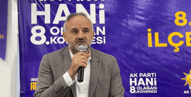 Hani ilçe kongresi şölen havasında geçti