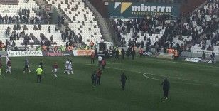 Elazığ Atatürk Stadyumu zemini zarar gördü
