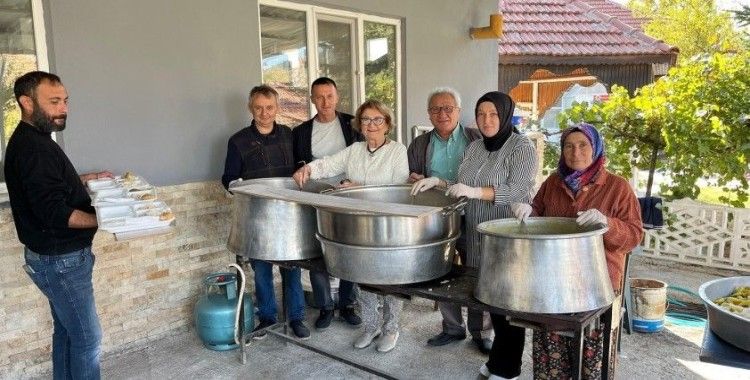 Başkan Çelik yağmur duasına çıkan üreticileri yalnız bırakmadı
