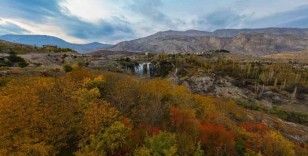 Tortum Şelalesi’nde güz ile gelen güzellik
