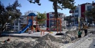 Kuşadası Belediyesi Değirmendere’de park yenileme çalışmasına başladı
