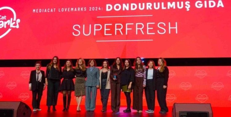 Türkiye’nin “Lovemark”ı SuperFresh, ödülüyle buluştu
