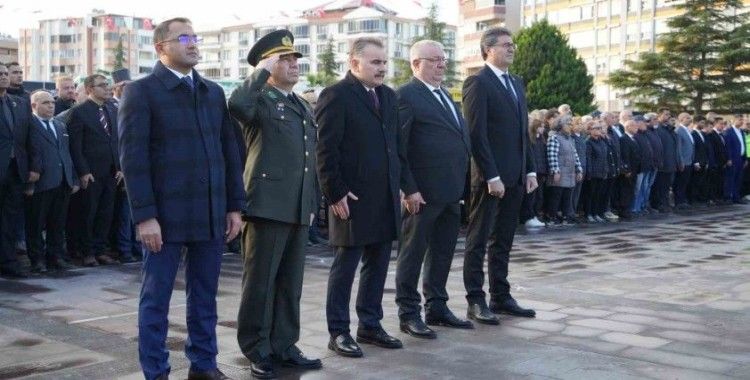 Atatürk Edremit’te özlemle anıldı
