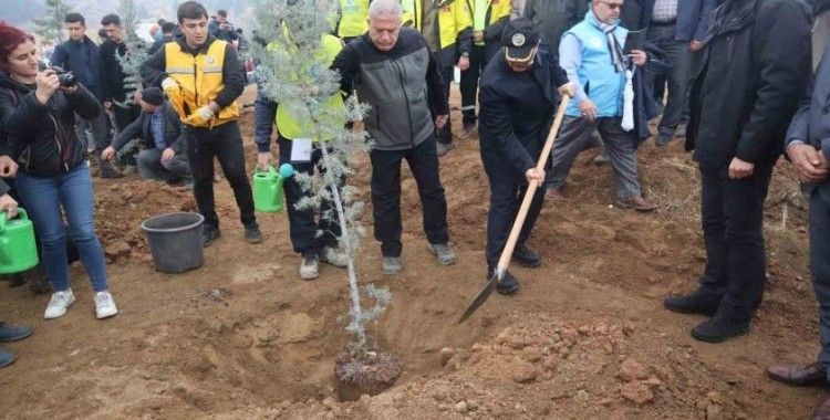 Malatya’da fidanlar toprakla buluştu
