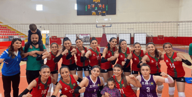 DBB'nin hentbol ve voleybol takımları haftayı galibiyetle kapattı