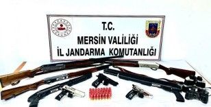 Mersin’de silah kaçakçıları jandarma engeline takıldı
