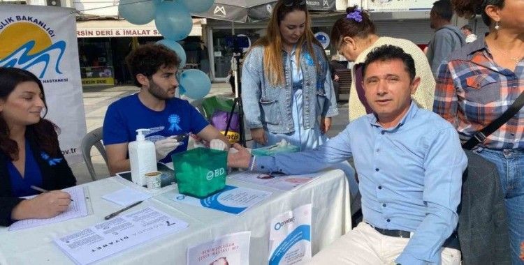 Mersin’de ’Diyabet Günü’nde vatandaşların şeker ölçümleri yapıldı
