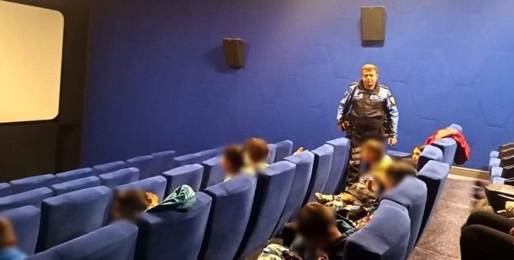 Erzincan polisi sevgi evlerinde kalan çocukları sevindirdi
