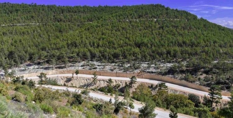 Kırsal mahallelerde yol genişletme çalışmaları sürüyor
