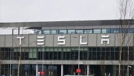 Almanya'da Tesla'nın fabrikasını protesto eden aktivistlerin kurduğu kamp polis tarafından dağıtıldı