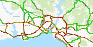 İstanbul'da aralıklı yağışın etkisiyle trafik yoğunluğu yüzde 90'a ulaştı