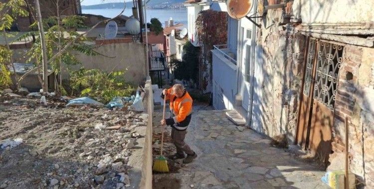 Ayvalık’ta tarihi kent sokaklarına dip bucak temizlik
