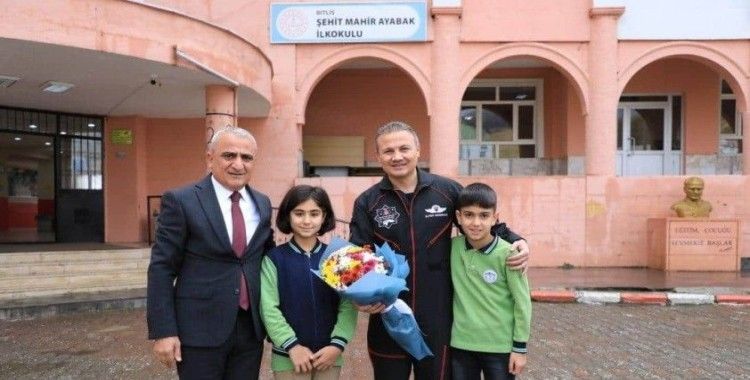 Türkiye’nin ilk astronotu Bitlis’te öğrencilerle buluştu
