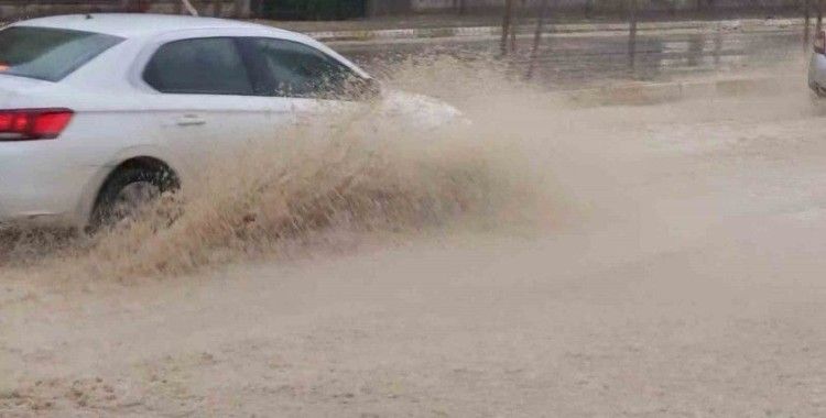 Adıyaman’da sağanak yağış etkili oldu
