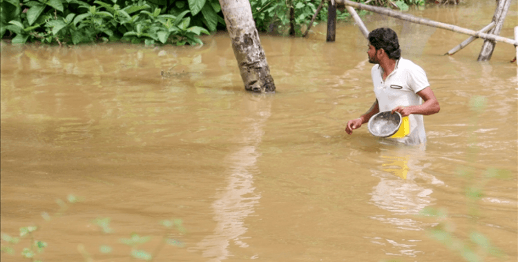 Sri Lanka'da şiddetli yağışların yol açtığı afetlerden 15 binden fazla kişi etkilendi