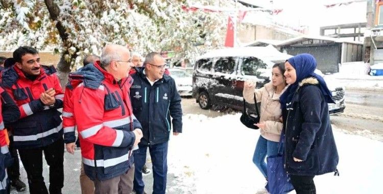 Malatya Büyükşehir Belediyesi’nin karla mücadele çalışmaları sürüyor
