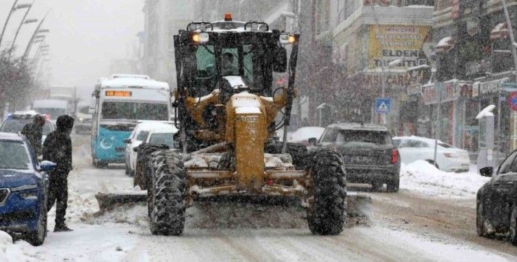 Büyükşehir’in kar timleri iş başında
