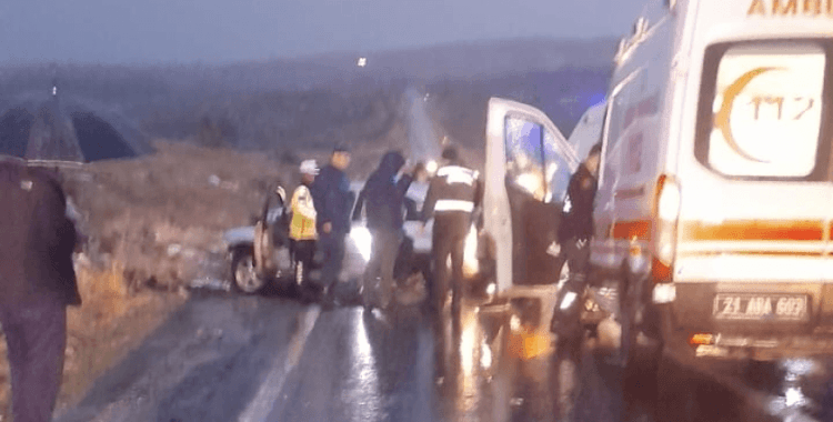 Diyarbakır'da otomobil takla attı: 3 ölü, 2 yaralı