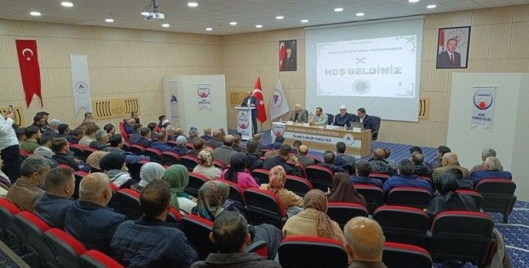 Ağrı’da “İlim ve irfan geleneği: Alimler ve Medreseler” konulu panel düzenlendi
