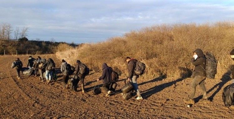 Tekirdağ'da 12 kaçak göçmen, 1 organizatör yakalandı