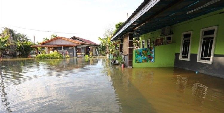 Malezya'da sel ve heyelanlardan etkilenen 51 binden fazla kişi tahliye edildi