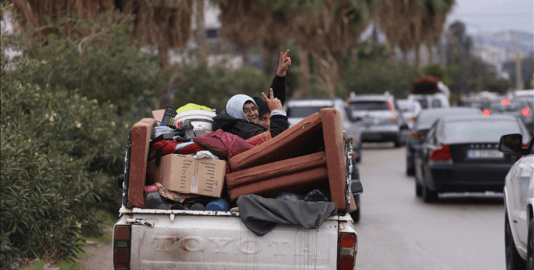 Lübnan ile İsrail arasındaki ateşkesin ardından 15 binden fazla Lübnanlı evlerine döndü