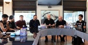 Hüseyin Yücel, Beşiktaşlı futbolcular bir araya geldi
