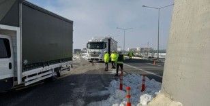 Ekiplerden ticari araçlara yönelik zorunlu kış lastiği uygulaması
