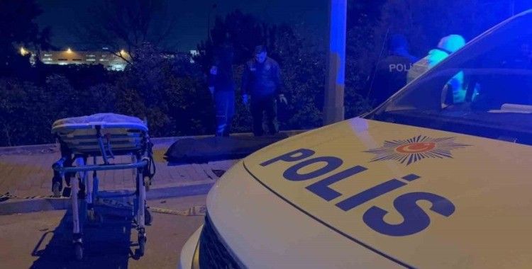 Bursa’da feci kaza: Otomobile çarpan motosikletteki 2 kişi hayatını kaybetti
