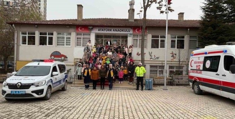 Elazığ’da fermuar sistemi ile yaşama yol ver kampanyası sürüyor
