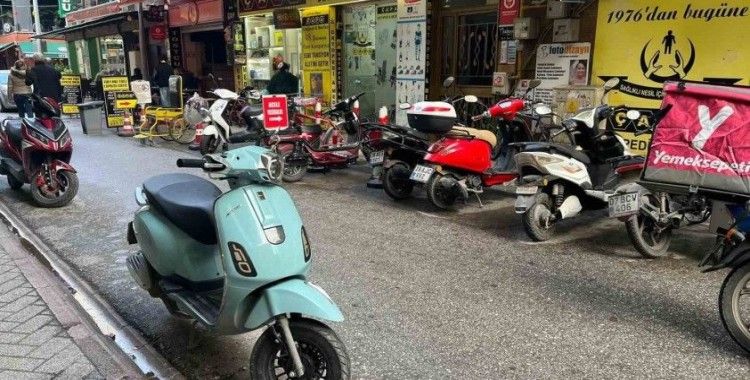 Yol mu motosiklet park alanı mı?
