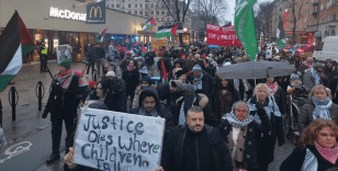 İsveç'te yüzlerce kişi İsrail'in Filistin saldırılarını protesto etti