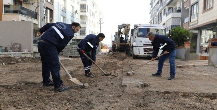 Yol yenileme çalışmaları tüm hızıyla devam ediyor
