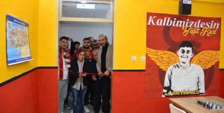 Kütüphane açılışında duygu dolu anlar yaşandı
