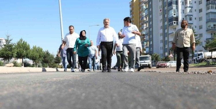 Melikgazi Belediyesi 5 yılda 661 kilometre rekor asfalt yol yaptı
