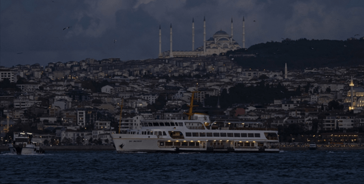 İstanbul'da vapur seferlerine hava muhalefeti engeli