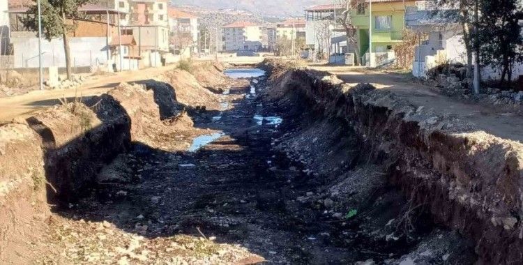 Yemişen deresinde iyileştirme çalışmaları devam ediyor
