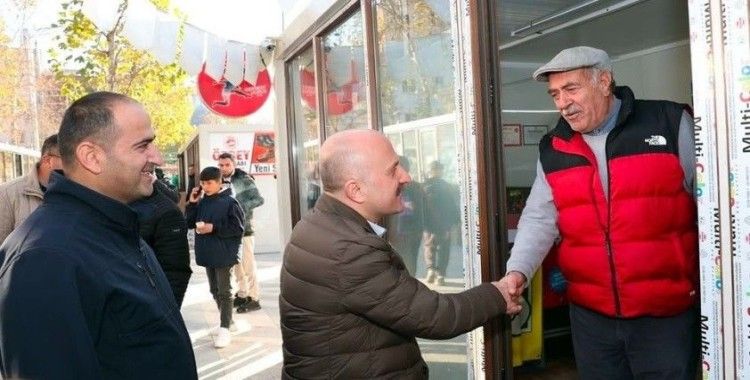 Vali Varol’dan geçici işyerlerine taşınan esnafa ziyaret
