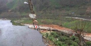 Rize’de yol çöktü, 4 köye ulaşım kapandı
