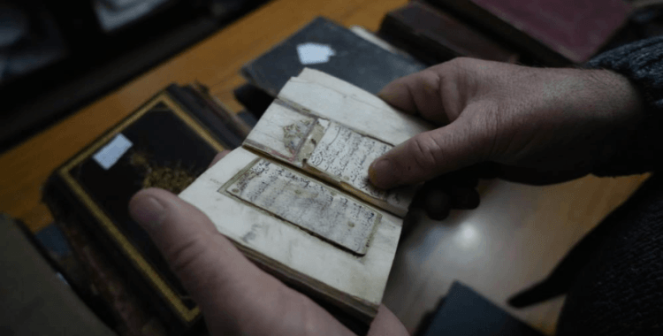 Türkiye'deki en büyük hacimli el yazması tarihi kitap müzayedesi