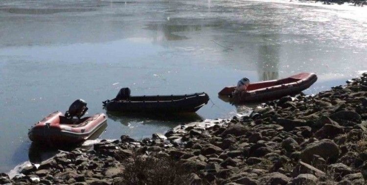 Azatlı Göleti’nde kaybolan genci arama çalışmaları sürüyor
