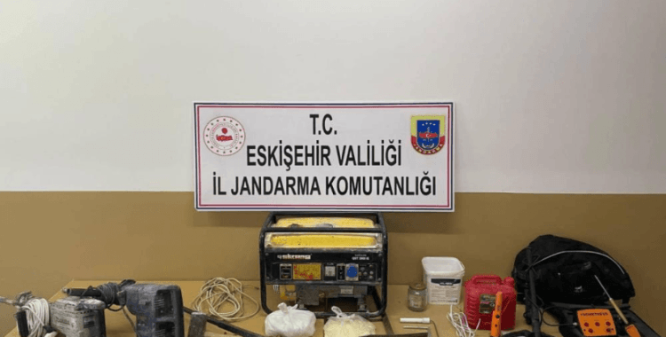 Kaçak kazı yapan 2 şüpheli suçüstü yakalandı