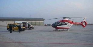 Ambulans helikopter bir günlük bebek için havalandı
