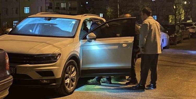 Küçükçekmece’de motosikletli gence silahlı saldırı: 1 ağır yaralı
