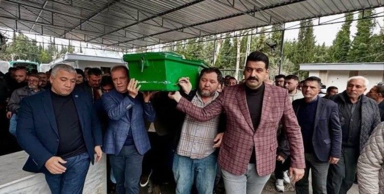 Kalp krizi sonucu hayatını kaybeden fenomen ’1 Milyon Mehmet’ toprağa verildi
