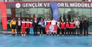 Şampiyon sporcuya coşkulu karşılama
